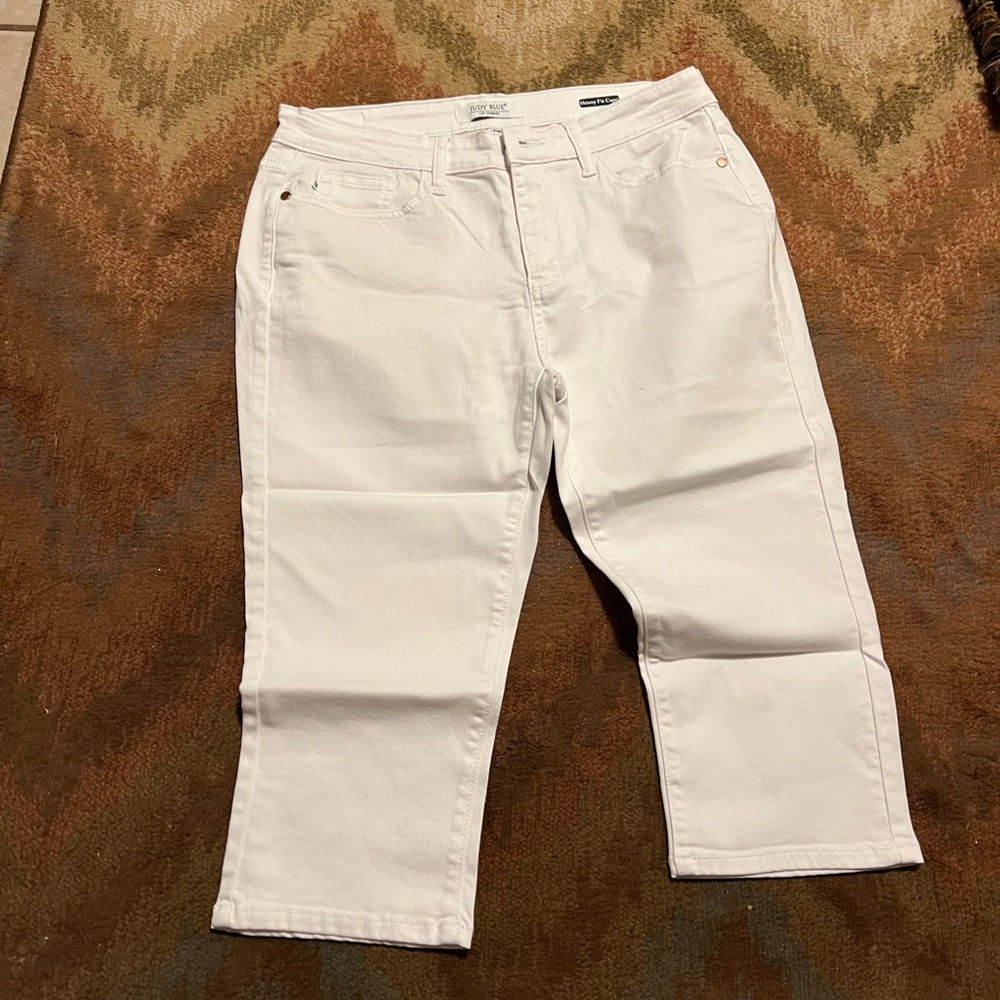 NWOT judy blue white skinny Capri